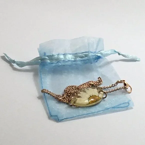 Cute Daisey Pendant Necklace - Picture 3 of 4